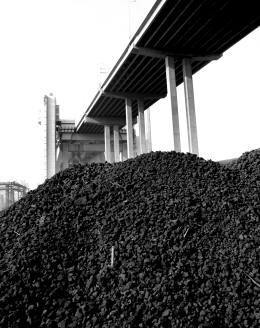 越南鋼廠啟動“鐵礦石換焦煤”貿易新模式，中越經貿合作再添新篇章